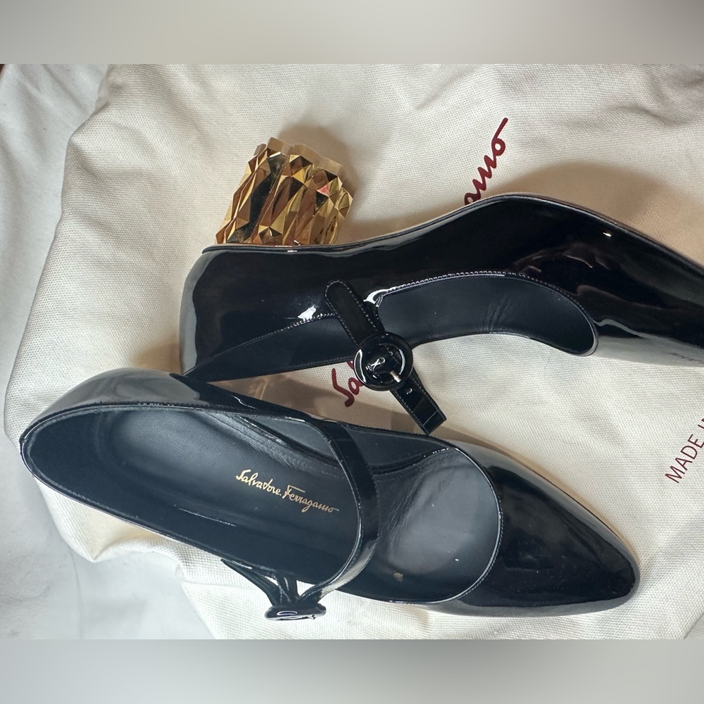 Ferragamo heels on sale! 💕